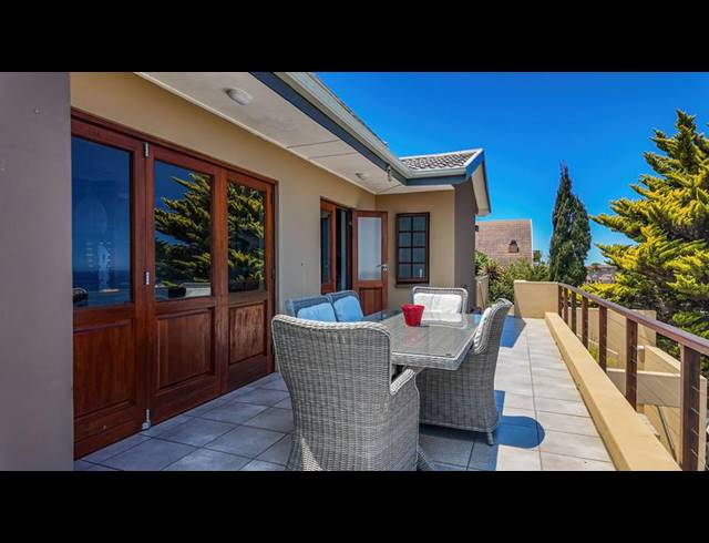 7 BEDROOM HOUSE FOR SALE IN DANA BAY